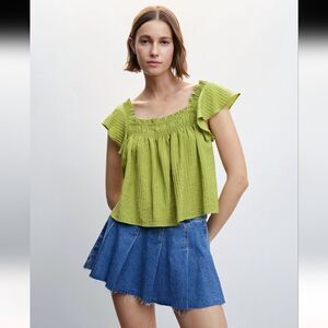 Mango women's top Peasant Texture blouse Green flowy ruffled S
